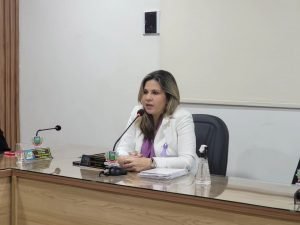Câmara de Araçagi recebe secretária de Políticas Públicas para as Mulheres para debate sobre enfrentamento à violência contra a mulher